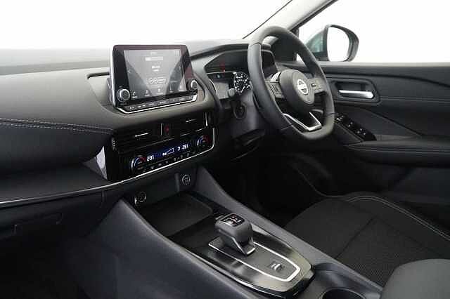 Nissan Qashqai 1.3 DIG-T MH 158 Acenta Premium X-Tronic Auto with Rear View Camera