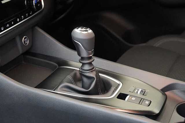 Nissan Qashqai 1.3 DIG-T MH 158 Acenta Premium with Rear View Camera and Intelligent Key