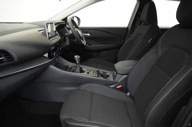 Nissan Qashqai 1.3 DIG-T MH 158 Acenta Premium with Rear View Camera and Intelligent Key