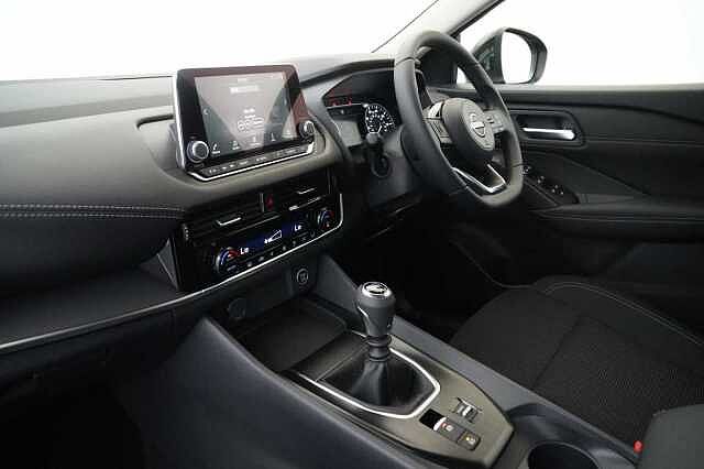 Nissan Qashqai 1.3 DIG-T MH 158 Acenta Premium with Rear View Camera and Intelligent Key