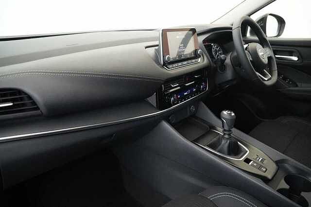 Nissan Qashqai 1.3 DIG-T MH 158 Acenta Premium with Rear View Camera and Intelligent Key