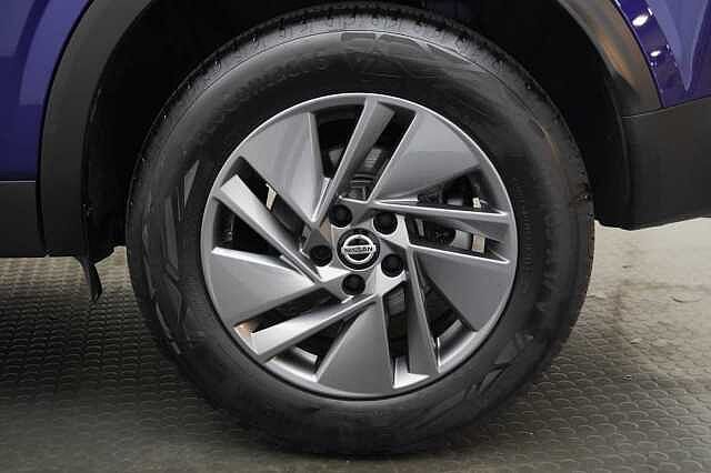 Nissan Qashqai 1.3 DIG-T MH 158 Acenta Premium with Rear View Camera and Intelligent Key