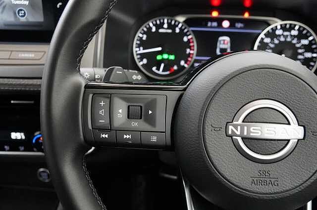 Nissan Qashqai 1.3 DIG-T MH 158 Acenta Premium X-Tronic Auto with Rear View Camera