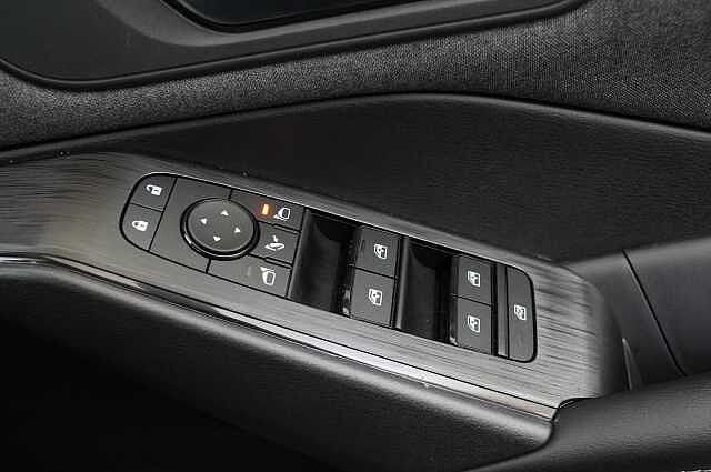 Nissan Qashqai 1.3 DIG-T MH 158 Acenta Premium X-Tronic Auto with Rear View Camera