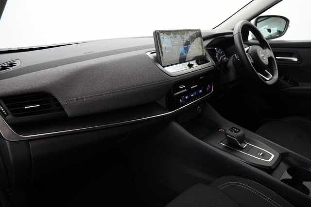 Nissan Qashqai 1.3 DIG-T MH 158 Acenta Premium X-Tronic Auto with Rear View Camera