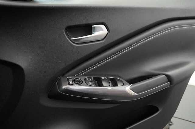 Nissan Juke 1.0 DIG-T 114 N-Connecta DCT Auto with Sat Nav and Rear View Camera