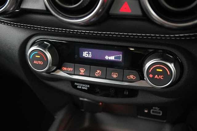 Nissan Juke 1.0 DIG-T 114 N-Connecta DCT Auto with Sat Nav and Rear View Camera