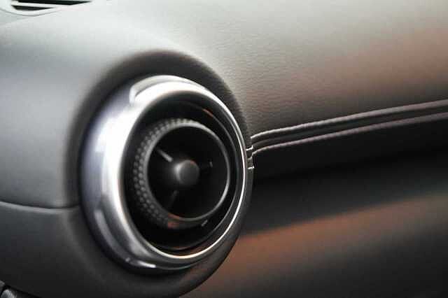 Nissan Juke 1.0 DIG-T 114 N-Connecta DCT Auto with Sat Nav and Rear View Camera