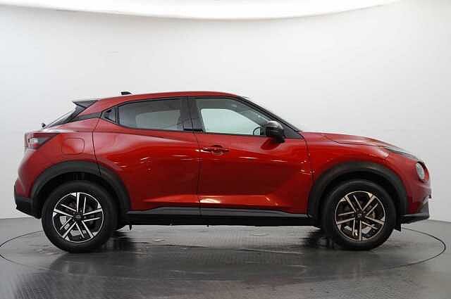 Nissan Juke 1.0 DIG-T 114 N-Connecta with Sat Nav and Rear View Camera