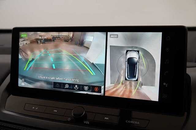 Nissan Qashqai 1.3 DIG-T MH 140 N-Connecta with Sat Nav and 360 View Cameras