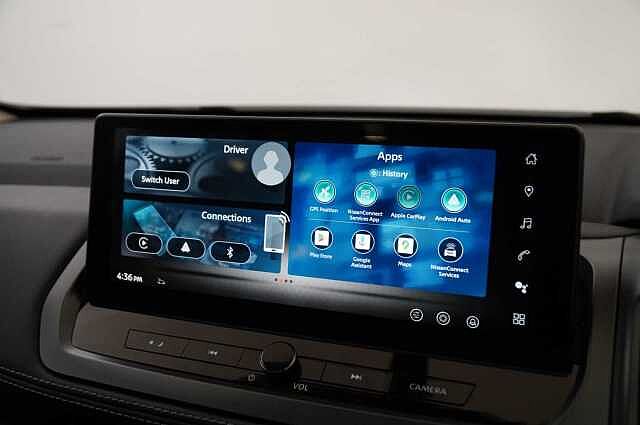 Nissan Qashqai 1.3 DIG-T MH 140 N-Connecta with Sat Nav and 360 View Cameras