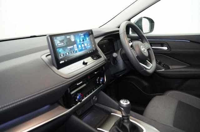 Nissan Qashqai 1.3 DIG-T MH 140 N-Connecta with Sat Nav and 360 View Cameras