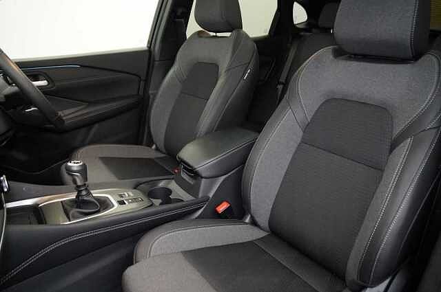 Nissan Qashqai 1.3 DIG-T MH 140 N-Connecta with Sat Nav and 360 View Cameras
