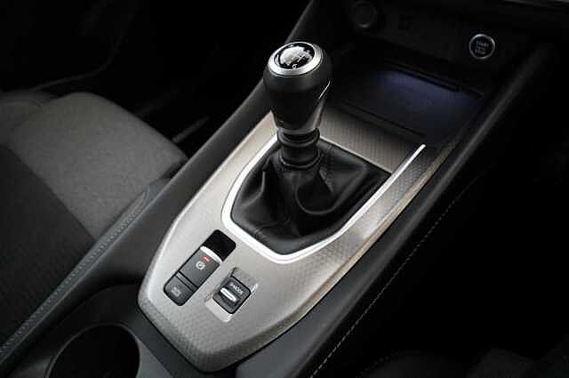 Nissan Qashqai 1.3 DIG-T MH 140 N-Connecta with Sat Nav and 360 View Cameras