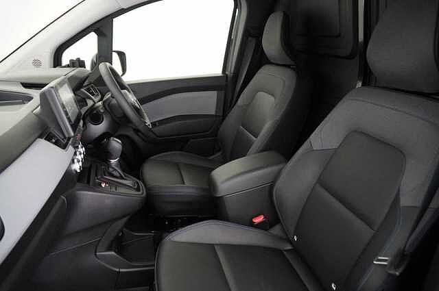 Nissan Townstar EV 45KW Tekna Auto L1 Van with Sat Nav and Rear View Camera