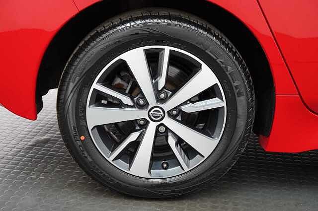 Nissan LEAF 40KW Acenta Auto with Intelligent Cruise Control and Rear View Camera