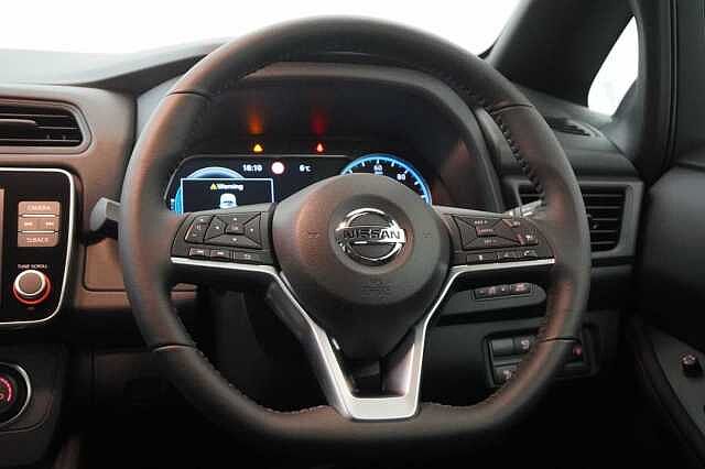 Nissan LEAF 40KW Acenta Auto with Intelligent Cruise Control and Rear View Camera